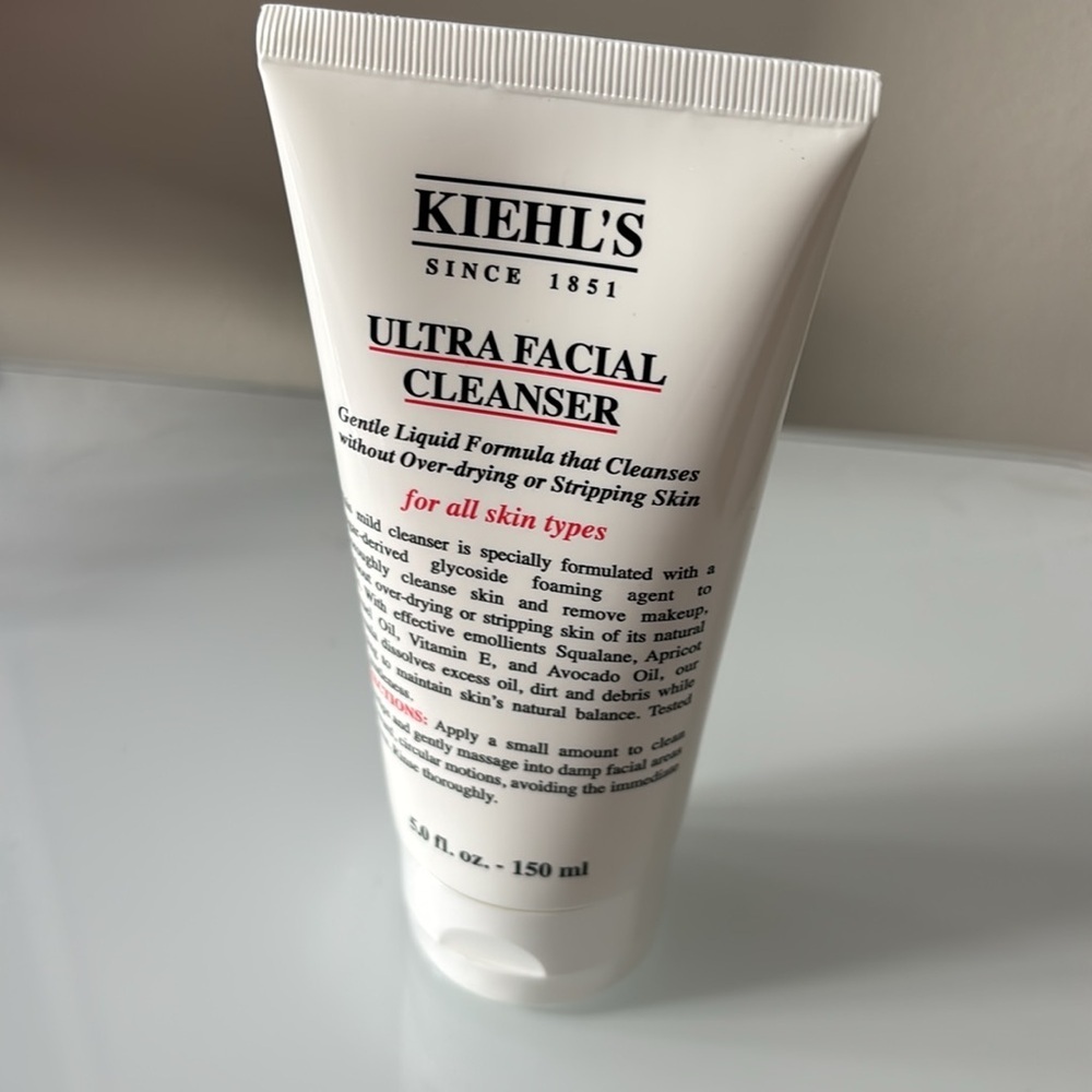 New Kiehl's Ultra Facial Cleanser - White 5oz